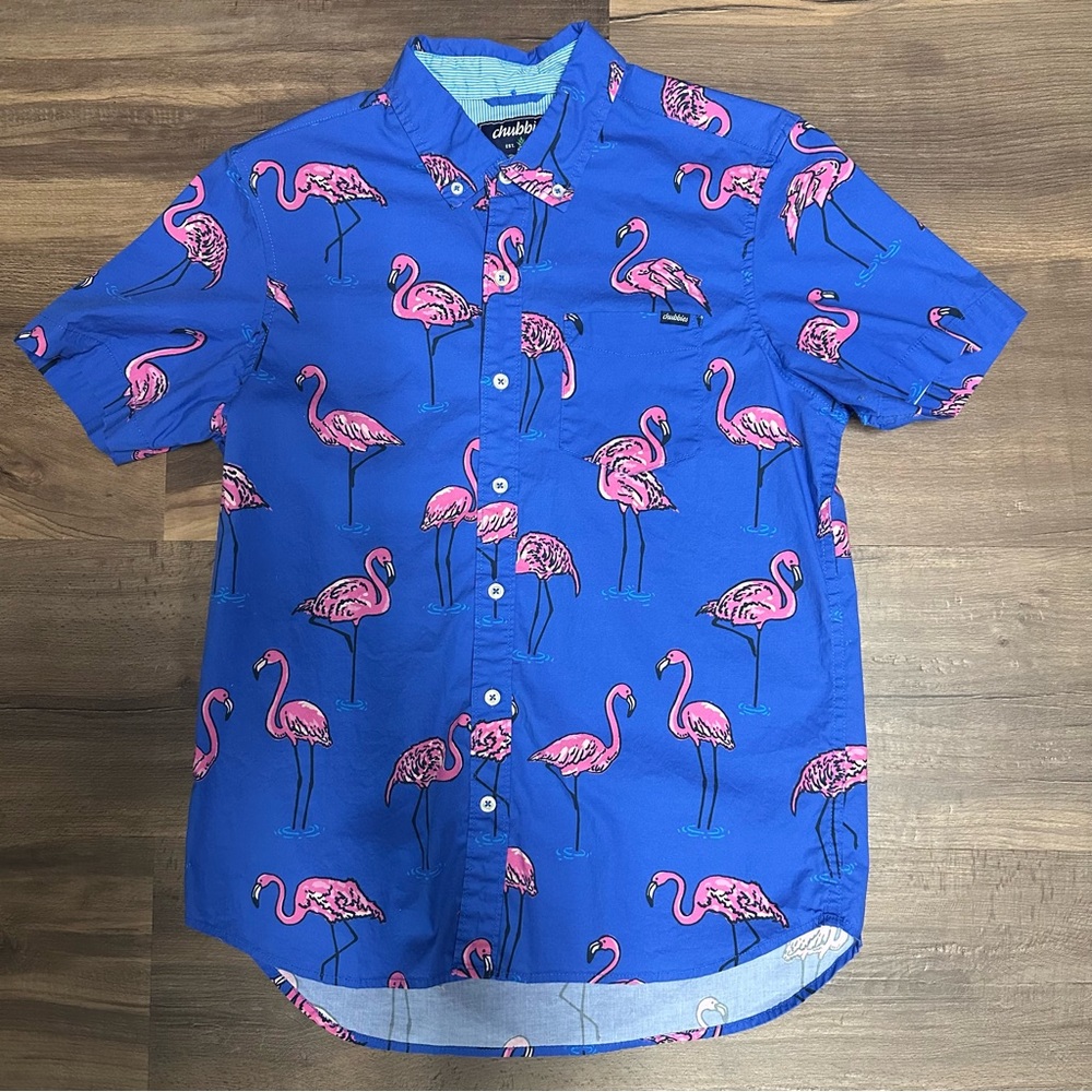 Chubbies The Pop Flock Friday Shirt – Blue Flamingo Print